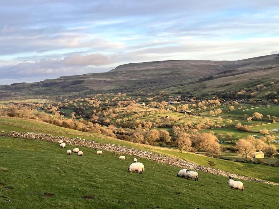 Апартаменты The Granary, Old Corn Mill, Yorkshire Dales West Burton Экстерьер фото